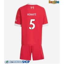 Maglie da calcio Liverpool Ibrahima Konate #5 Prima Maglia Bambino 2025-26 Manica Corta + Pantaloni corti)
